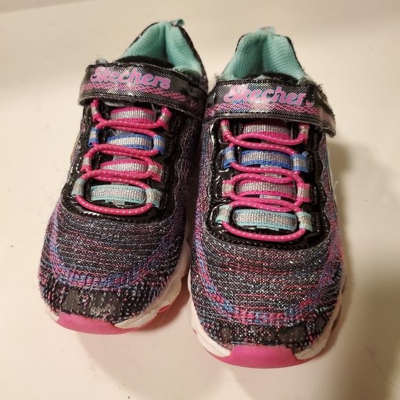 can skechers light up shoes be washed